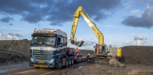 Mercedes-Benz Actros SLT