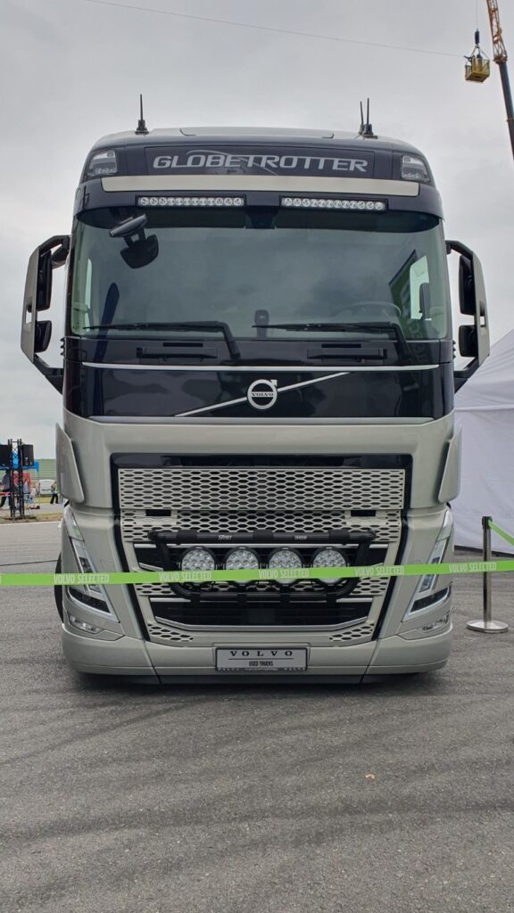 Iwona Blecharczyk - ciągnik Volvo FH