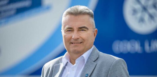 Tomasz Kujawa, dyrektor handlowy, Pozkrone