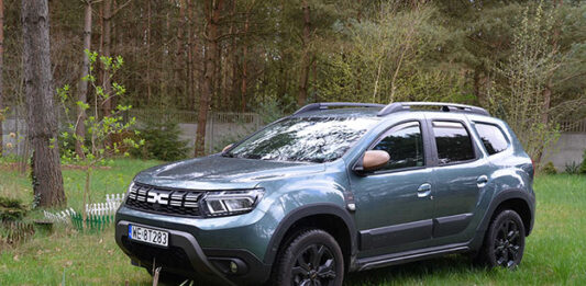 Testowa Dacia Duster z silnikiem ECO-G 100, czyli dwupaliwowym. Można napędzać go zarówno benzyną, jak i gazem LPG.