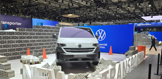 Nowy Transporter T7 zadebiutował z całą paletą napędów i wersji.