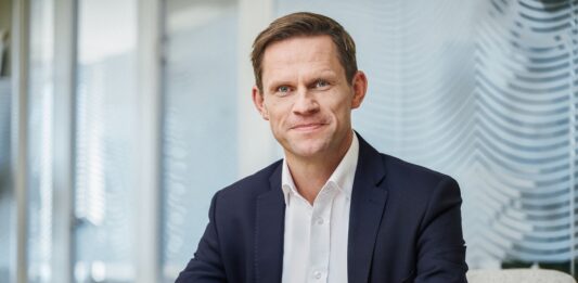 Mateusz Figaszewski, dyrektor relacji instytucjonalnych i komunikacji w Solaris Bus & Coach