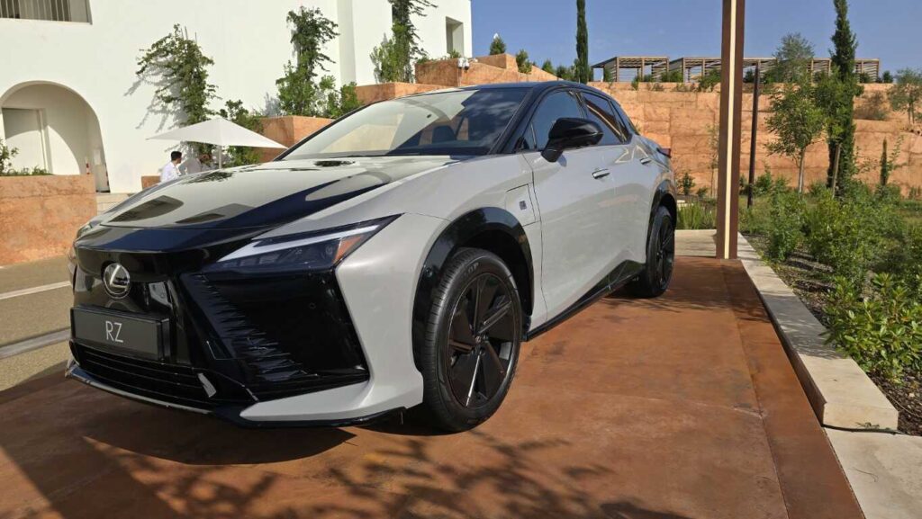 Lexus RZ