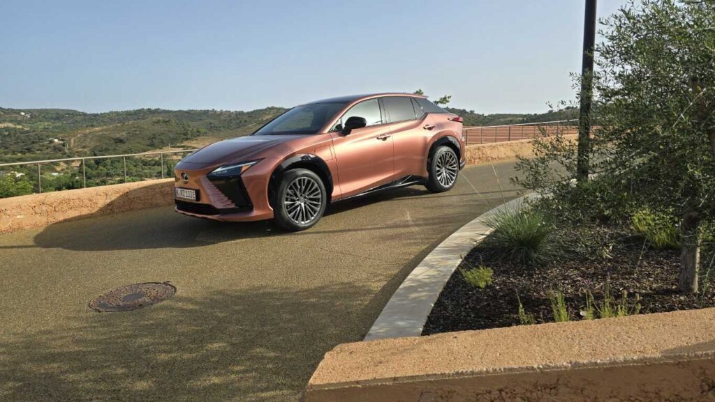 Lexus RZ