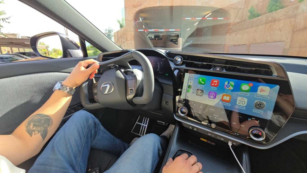 Lexus RZ