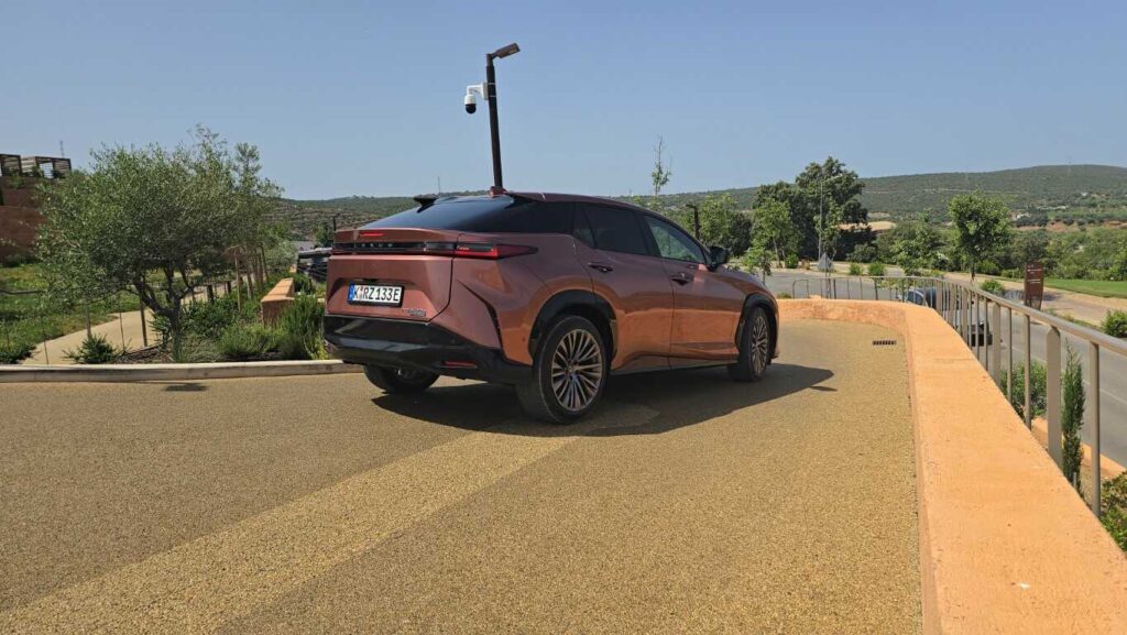 Lexus RZ