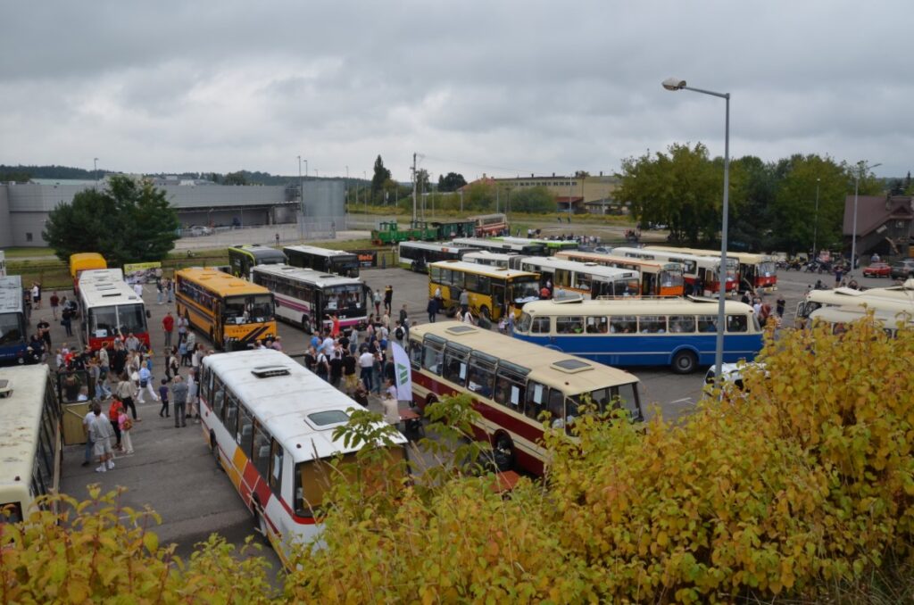 zlot zabytkowych autobusów
