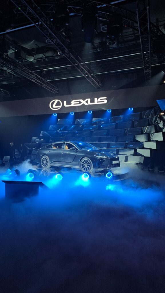 Lexus ES