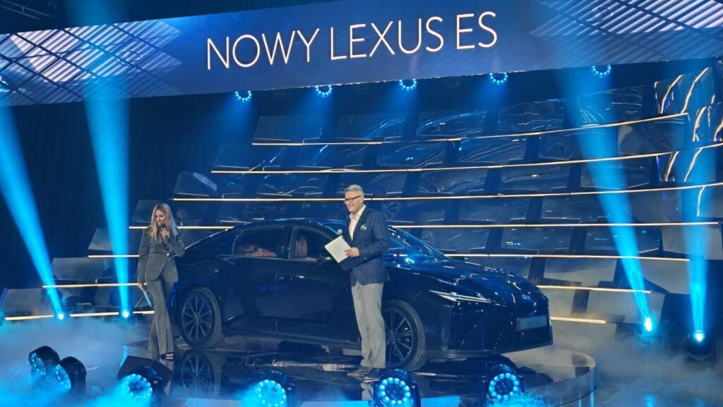 Lexus ES