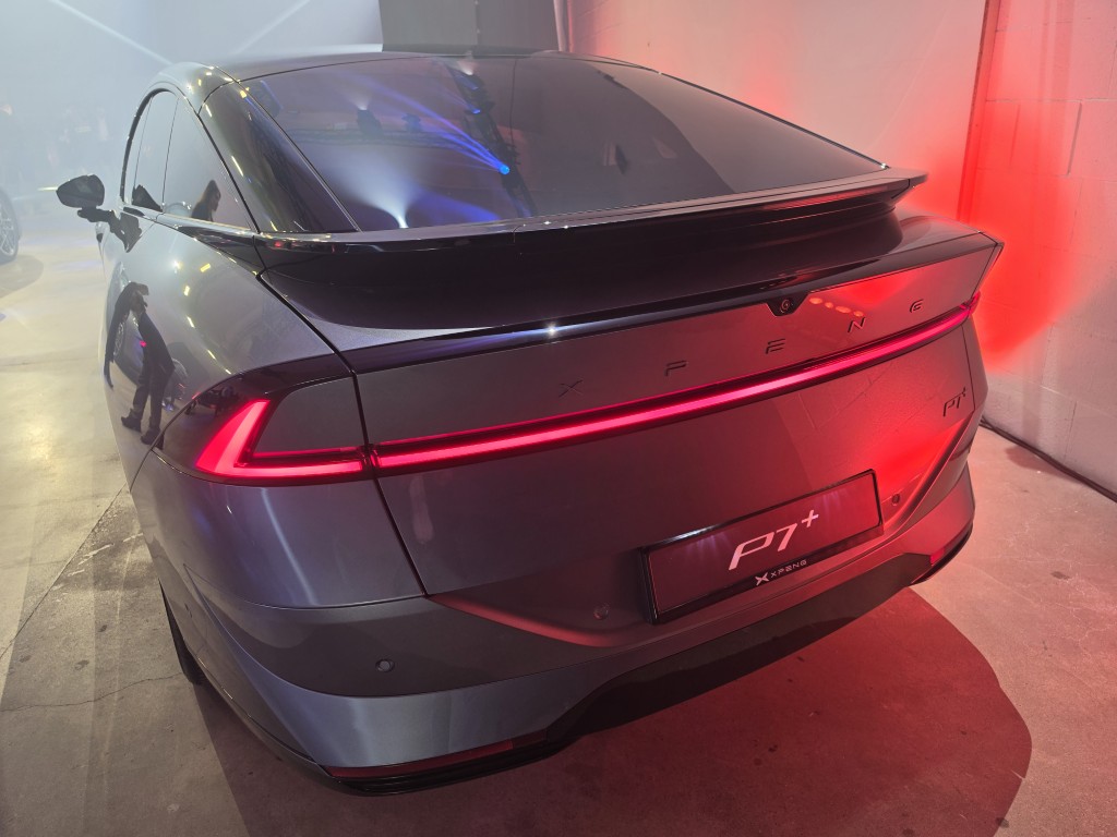 XPENG P7+