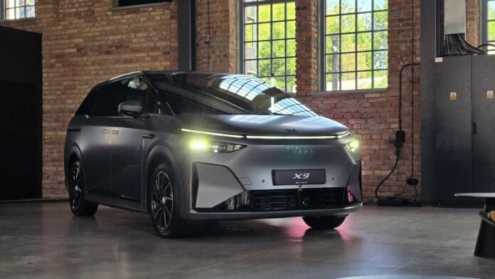 XPENG X9