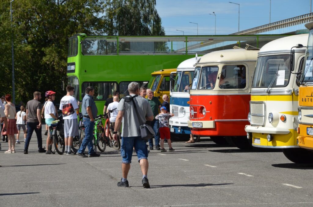 zlot autobusow