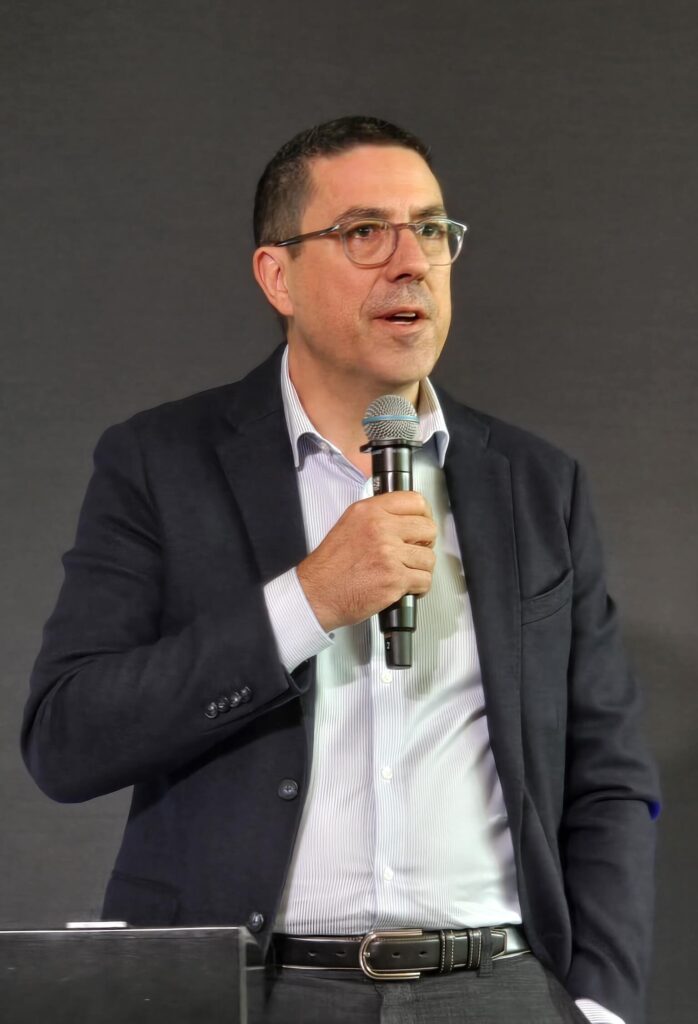 Zakaria Zeghari, wiceprezes ds. sprzedaży i marketingu jednostki biznesowej lekkich samochodów dostawczych Renault (LCV)