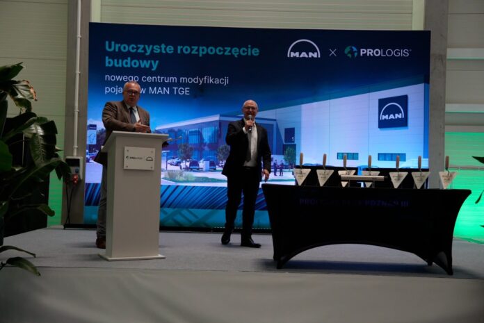 MAN TGE Individual inaugaracja Sławomir Włodarski, szef Van Modification Center budowy zakładu w Poznanu